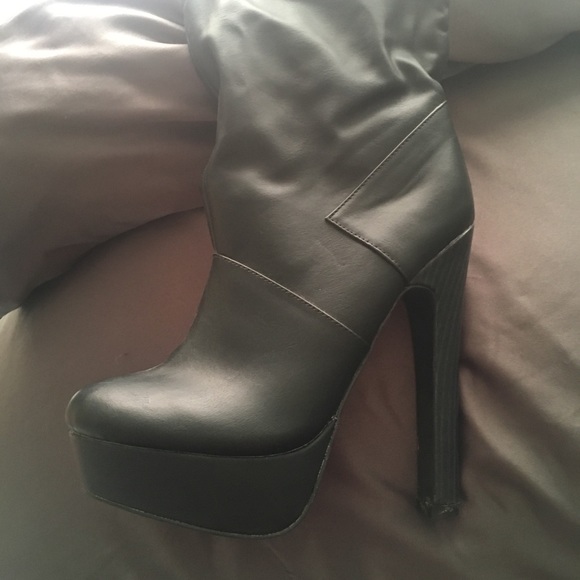 Victoria’s Secret knee high high boots - Picture 2 of 2